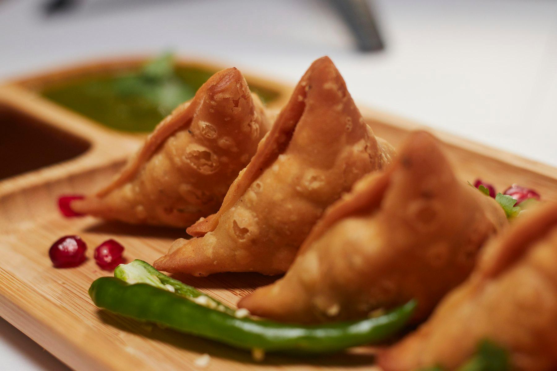 Freshly fried samosas